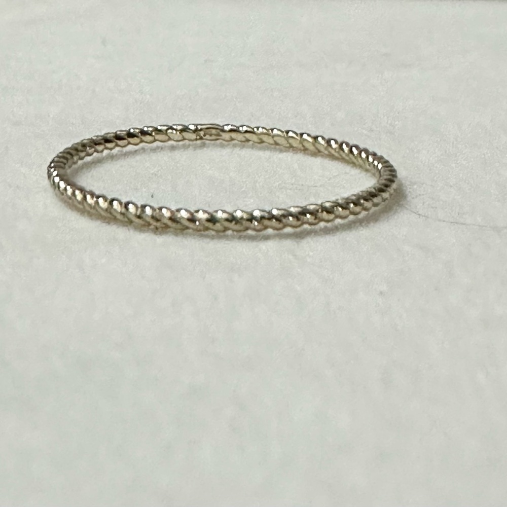 14KT Solid Gold Twisted Band New/Unworn